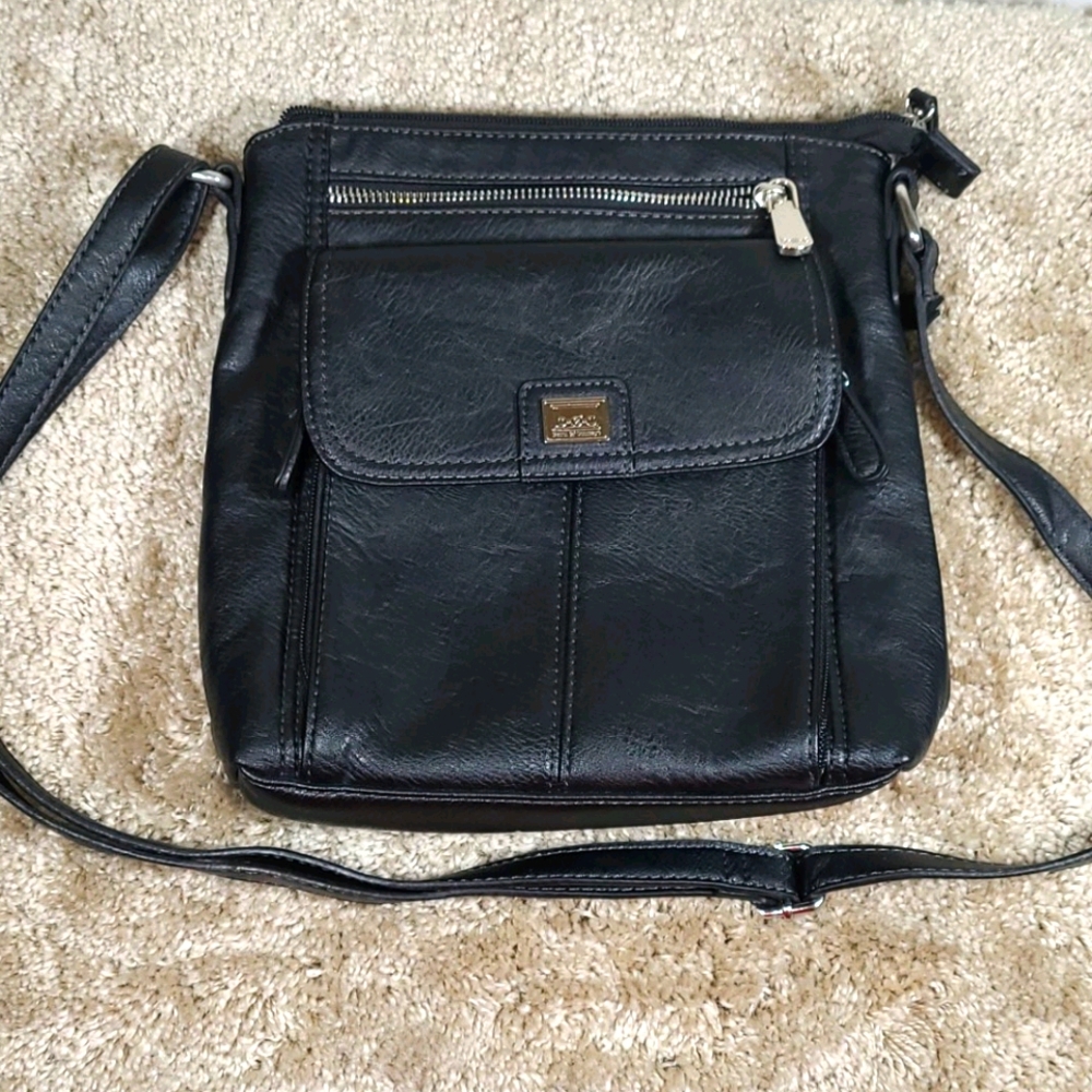 B.O.C Fanning OrganizerCrossbody